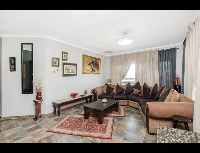 5 BEDROOM HOUSE FOR SALE IN KENMARE